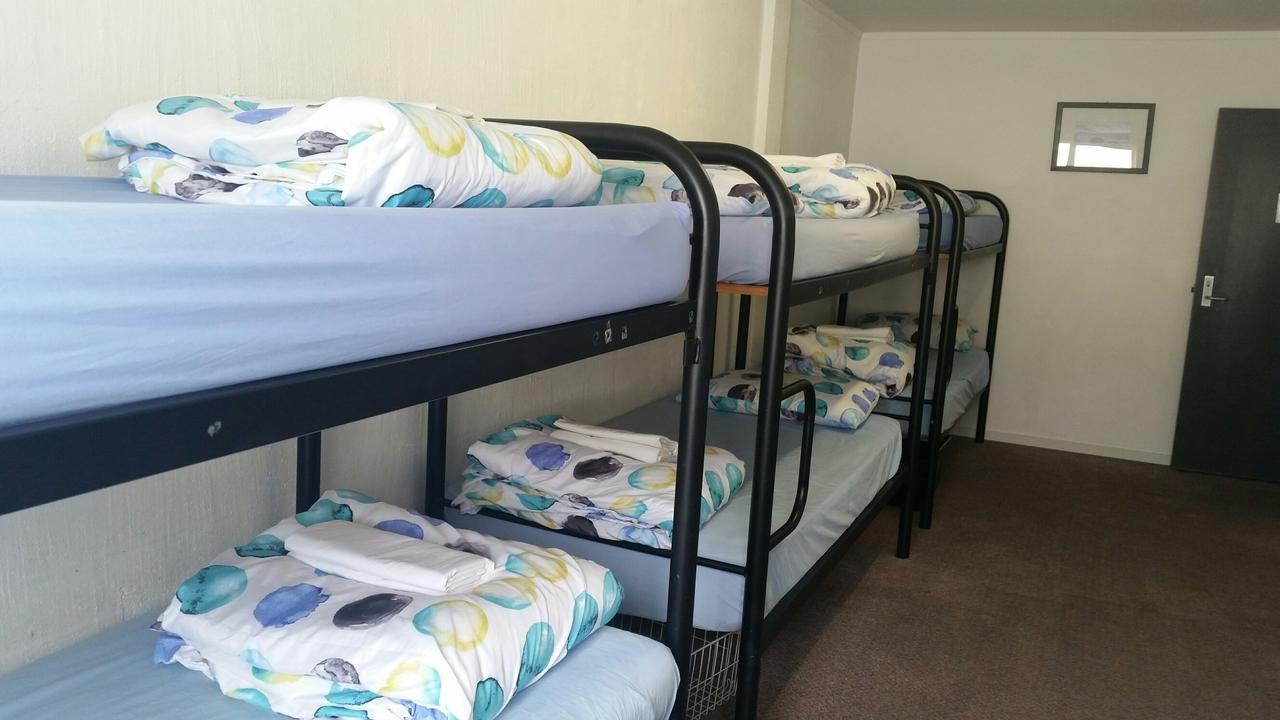 Loft 109 Backpackers Hostel Тауранга Екстериор снимка