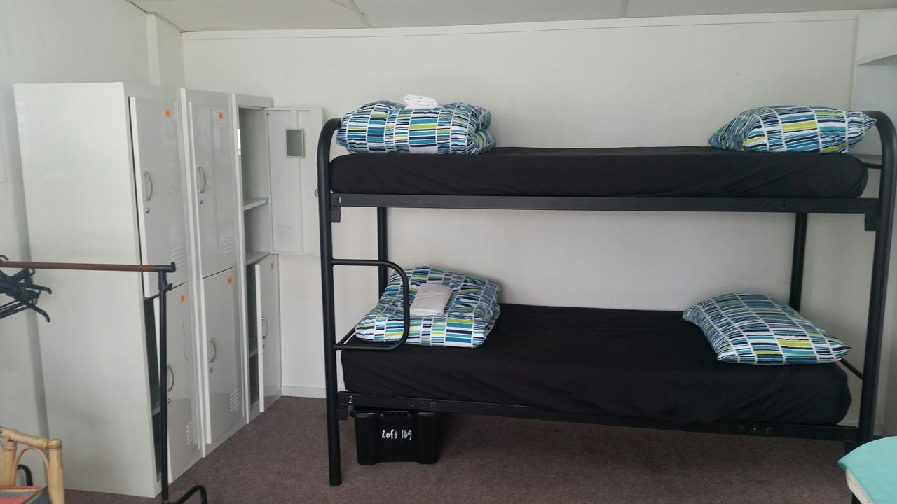 Loft 109 Backpackers Hostel Тауранга Екстериор снимка