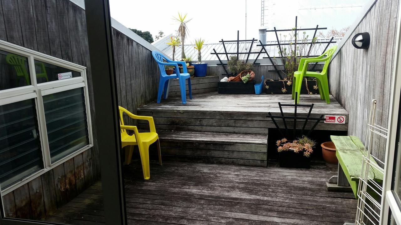 Loft 109 Backpackers Hostel Тауранга Екстериор снимка